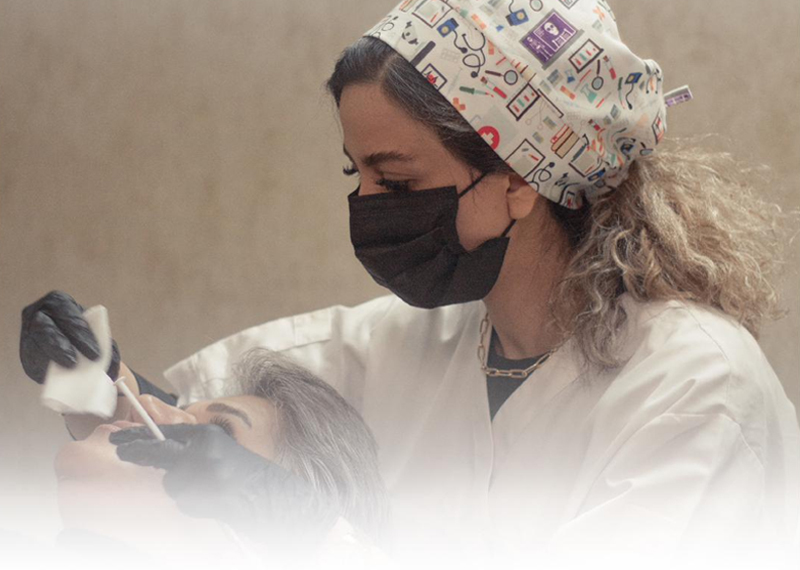خدمات پوست و مو در مطب دکتر آسانا سازواری